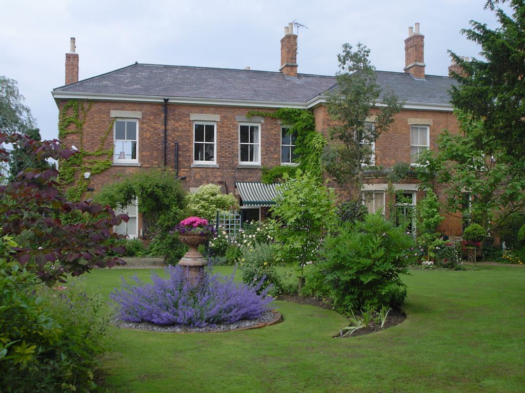 The Dower House Apartments Линкълн Екстериор снимка