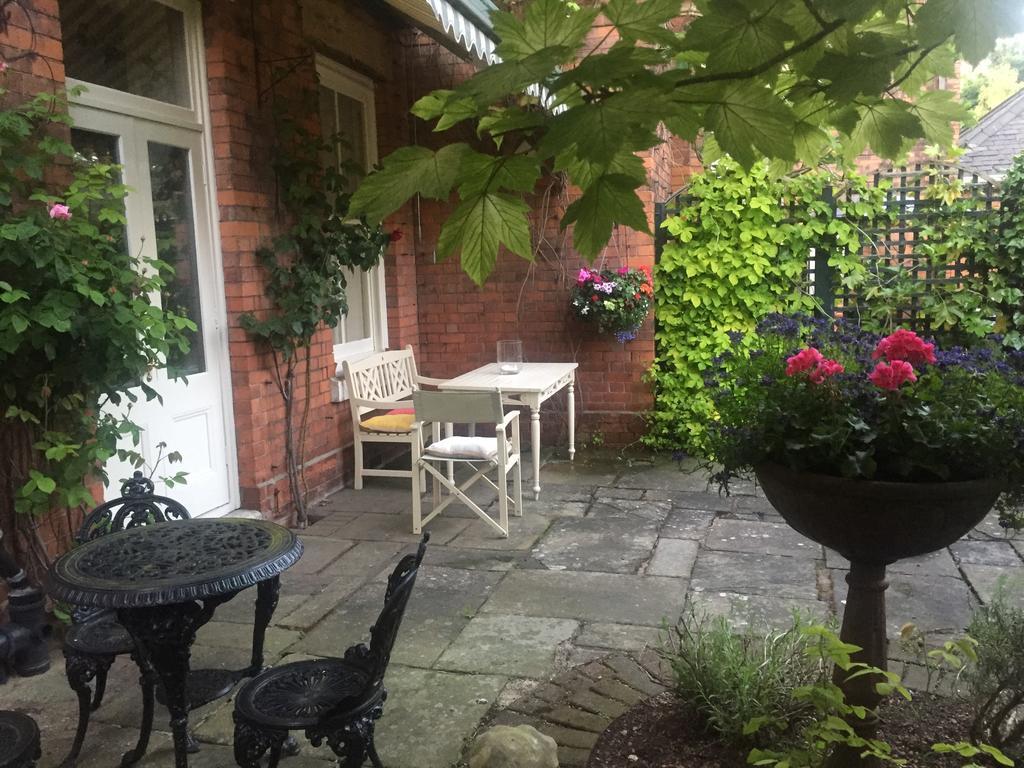 The Dower House Apartments Линкълн Екстериор снимка
